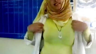 Levoton tanssija pitää tauon nauttia murskaimen kukko pillua